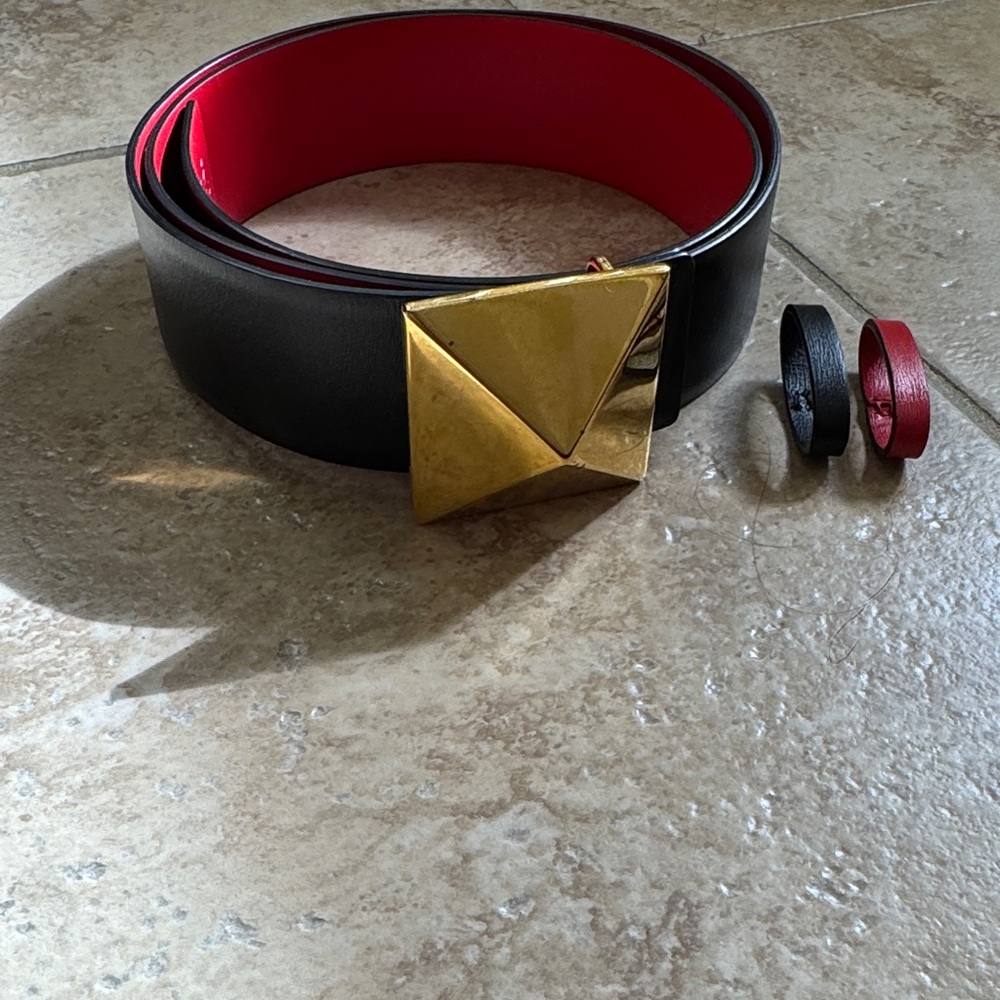 Valentino Roman - Reversible Black / Red Women’s Belt  Gold Buckle size 85